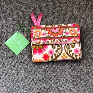 ✨Vera Bradley Folkloric Euro Wallet✨